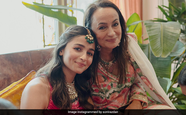 Alia Bhatt And Soni Razdan's Adorable Instagram Exchange Is All Sorts Of Mother-Daughter Goals
