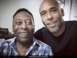 Pele's Family Gather At Brazil Legend's Hospital On Christmas Eve. See Pic Pele's Family Gather At Brazil Legend's Hospital On Christmas Eve. See Pic