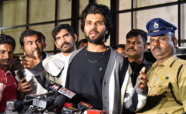 "By Getting Popularity...": Vijay Deverakonda After 12-Hour Questioning