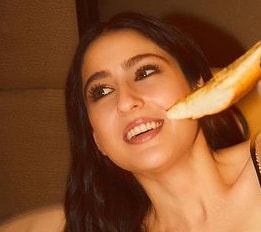 Sara Ali Khan Birthday Cake | Know All About Sara Ali Khan Birthday