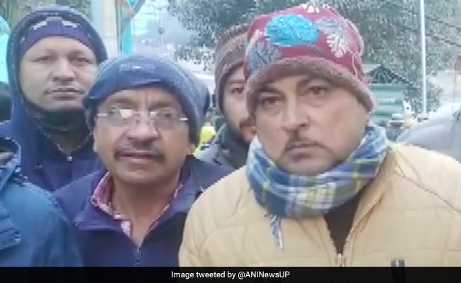 Indian Traders Block Bridge In Protest After Stone Throwing Incident At Nepal Border