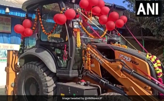 UP Man Gives Bulldozer As Wedding Gift To Daughter, Groom. Here's Why