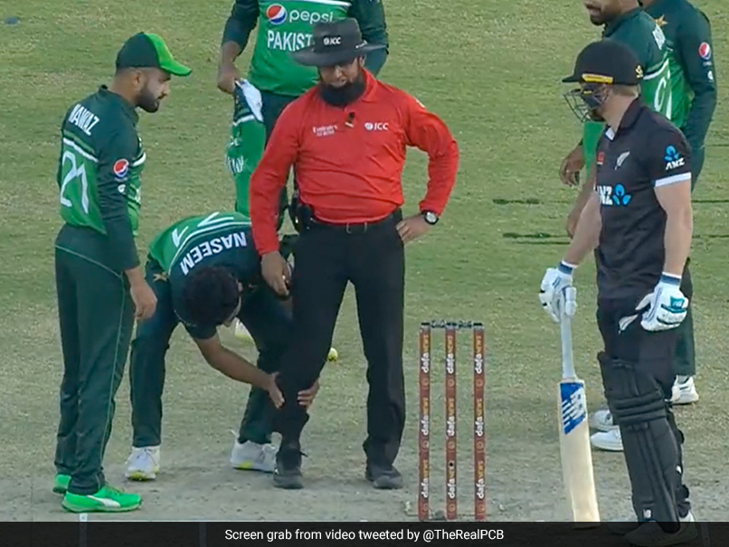 Watch: Pakistan Star Mohammad Wasim Jr Accidentally Hits Umpire Aleem Dar, Official Grimaces In Pain