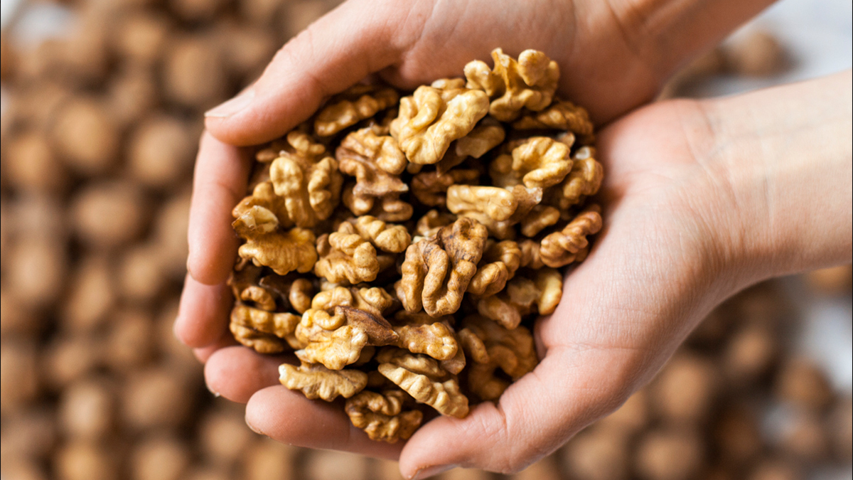 What Happens When You Eat Soaked Walnuts Every Day For A Month