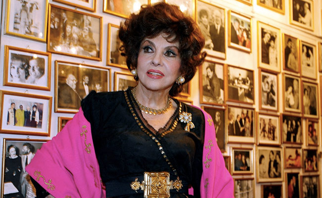 'The Hunchback of Notre Dame' Star Gina Lollobrigida Dies At 95