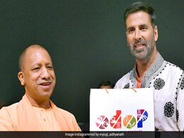अक्षय कुमार ने योगी आदित्यनाथ से की मुलाकात, मुख्यमंत्री से अपनी ये फिल्म देखने का किया अनुरोध अक्षय कुमार ने योगी आदित्यनाथ से की मुलाकात, मुख्यमंत्री से अपनी ये फिल्म देखने का किया अनुरोध