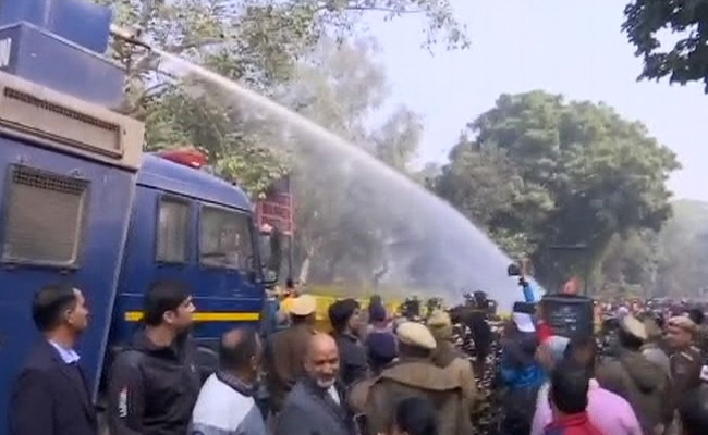 AAP, BJP Protest On Delhi Streets As Face-Off Over Mayor Poll Continues