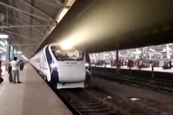 Stones Thrown At Vande Bharat Train In Bengal, Windows Broken Stones Thrown At Vande Bharat Train In Bengal, Windows Broken