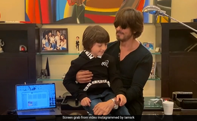Shah Rukh Khan Reveals What Son AbRam Thought Of <i>Pathaan</i> Trailer