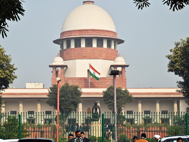 उत्&zwj;तर प्रदेश के मुख्य सचिव और अपर मुख्य सचिव वित्त को SC से बड़ी राहत, इलाहाबाद HC में नहीं होना होगा पेश