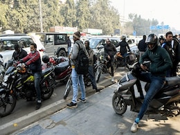 Long Traffic Jams In Delhi Due To Republic Day Parade Rehearsals Long Traffic Jams In Delhi Due To Republic Day Parade Rehearsals
