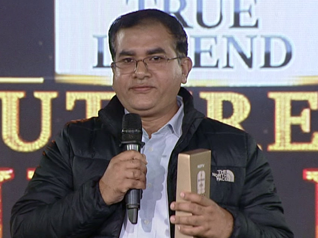 Founder Of Doctors For You - Dr Ravikant Singh Gets Honoured At True Legend