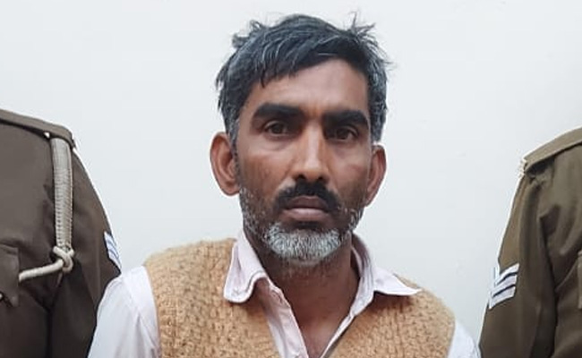 पत्नी के प्रेमी की वजह से बेटी पर गिरी चाय, गुस्से में पिता ने की युवक की हत्या, शव के किए कई टुकड़े