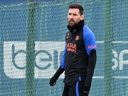 PSG In Talks With Lionel Messi Over Renewing Contract