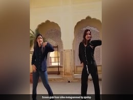 'बेशर्म रंग' के रंग में रंगी ये पाकिस्तानी एक्ट्रेस, डांस कर दे रही हैं दीपिका पादुकोण को टक्कर 'बेशर्म रंग' के रंग में रंगी ये पाकिस्तानी एक्ट्रेस, डांस कर दे रही हैं दीपिका पादुकोण को टक्कर