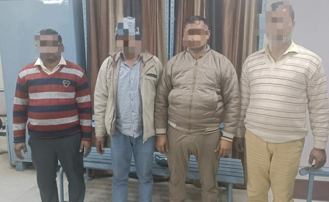 BSES के अधिकारी बनकर जबरन वसूली करने वाले गिरोह का भंडाफोड़, 5 गिरफ्तार