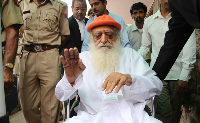 Rajasthan: जोधपुर जेल में बंद आसाराम की तबीयत फिर बिगड़ी, देर रात पुलिसकर्मियों ने AIIMS में कराया भर्ती Rajasthan: जोधपुर जेल में बंद आसाराम की तबीयत फिर बिगड़ी, देर रात पुलिसकर्मियों ने AIIMS में कराया भर्ती