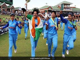 वर्ल्ड चैंपियन महिला U-19 टीम को भारत-न्यूज़ीलैंड तीसरे टी20 से पहले सचिन तेंदुलकर करेंगे सम्मानित वर्ल्ड चैंपियन महिला U-19 टीम को भारत-न्यूज़ीलैंड तीसरे टी20 से पहले सचिन तेंदुलकर करेंगे सम्मानित