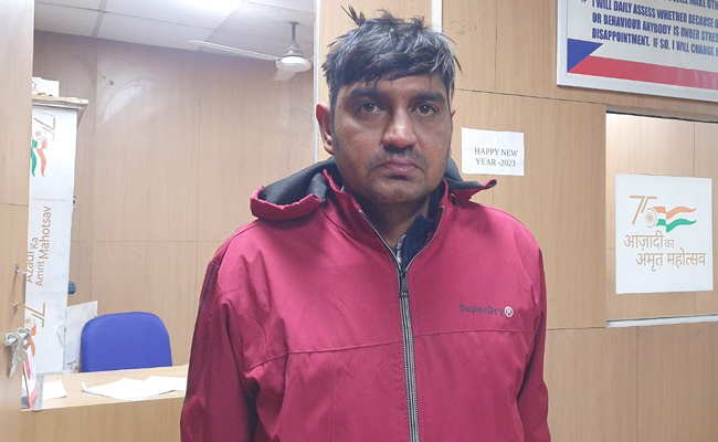 Drunk Air Force Official Detained For Making Hoax Bomb Call To Delay Train