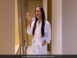 श्वेता तिवारी पर चढ़ा 'बेशर्म रंग' का खुमार, बाथरोब में किया डांस तो फैंस बोले- ये दीपिका की जगह ले सकती हैं श्वेता तिवारी पर चढ़ा 'बेशर्म रंग' का खुमार, बाथरोब में किया डांस तो फैंस बोले- ये दीपिका की जगह ले सकती हैं