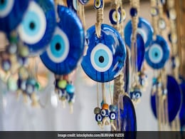 Negative energy symptoms : बस इन तरीकों से जान जाएंगे आपको लगी है बुरी नजर, फिर करें ये उपाय Negative energy symptoms : बस इन तरीकों से जान जाएंगे आपको लगी है बुरी नजर, फिर करें ये उपाय