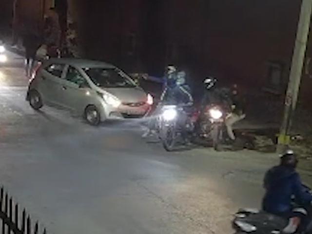 Video: Man Shot At On Busy Delhi Road, Robbers Escape With Rs 5 Lakh