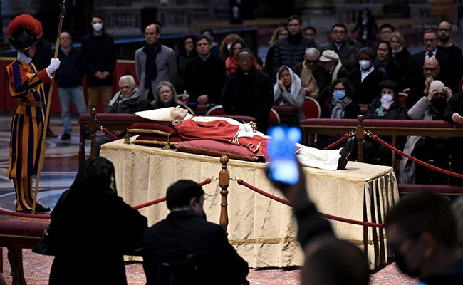 Tens Of Thousands Pay Respects To Former Pope Benedict At Vatican