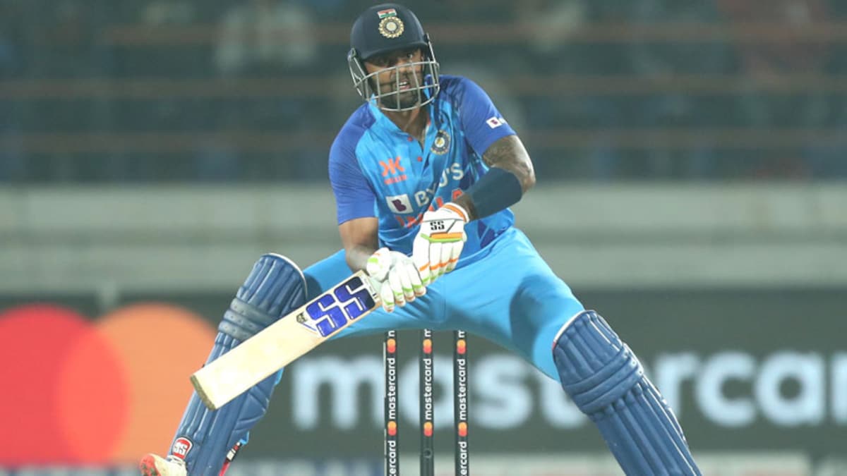 “Only Certain Players Get Protection”: Ex India Star’s Hard-Hitting Comment On Suryakumar Yadav Getting Repeated Chances “Only Certain Players Get Protection”: Ex India Star’s Hard-Hitting Comment On Suryakumar Yadav Getting Repeated Chances
