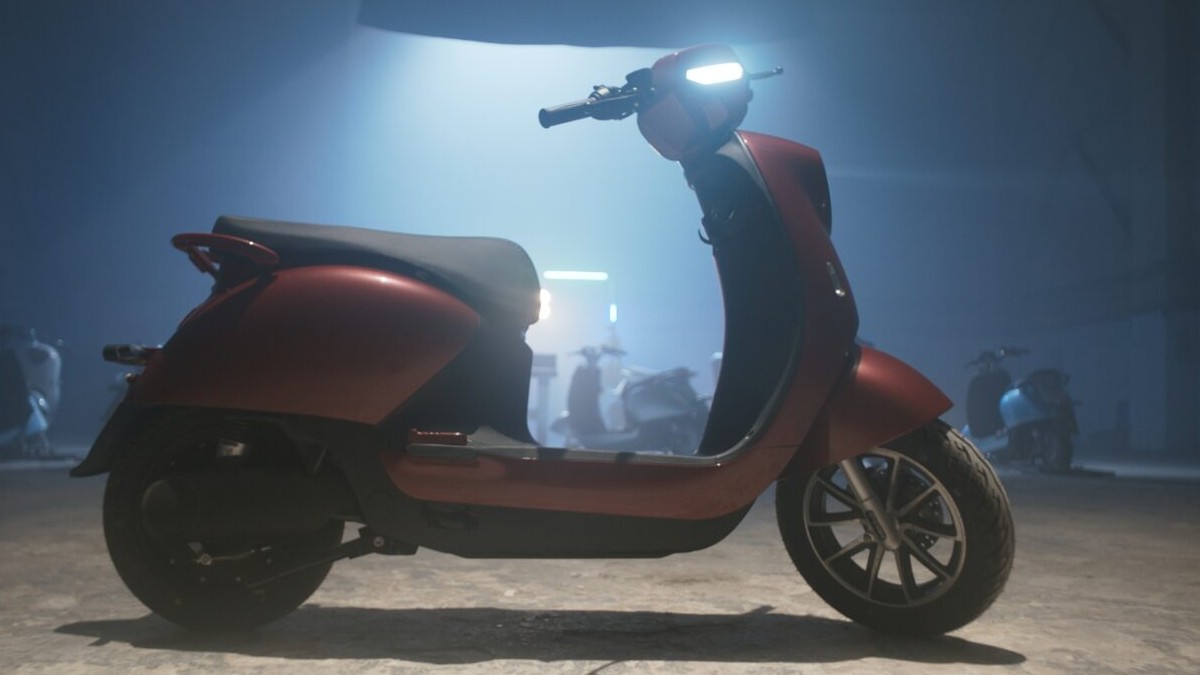 एक स्कूटर ऐसा जिसमें नीचे पैर लगाने की जरूरत नहीं, ये है ऑटो बैलेंसिंग वाला