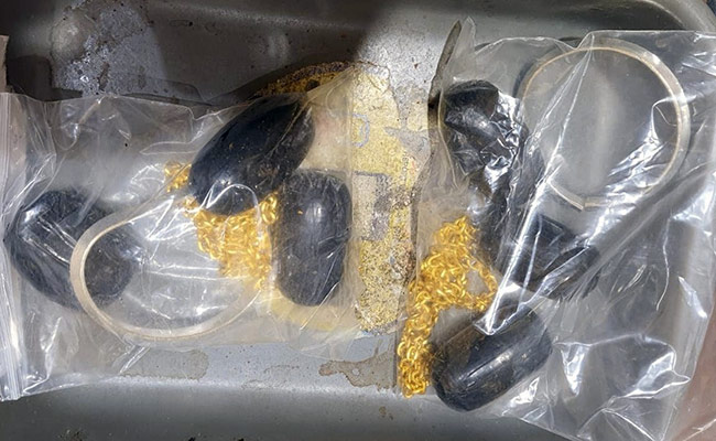 3 Kg Gold Seized From Passenger At Mumbai Airport