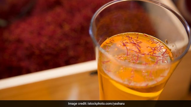 Saffron tea is aromatic and boosts our health in a variety of ways