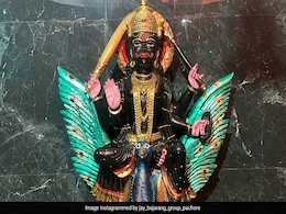 शनि देव की कृपा से हो सकता है भाग्योदय, इस तरह मिलते हैं शुभ संकेत, किए जा सकते हैं कुछ उपाय भी  शनि देव की कृपा से हो सकता है भाग्योदय, इस तरह मिलते हैं शुभ संकेत, किए जा सकते हैं कुछ उपाय भी