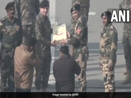 Republic Day: India, Pak Soldiers Exchange Sweets At Attari-Wagah Border Republic Day: India, Pak Soldiers Exchange Sweets At Attari-Wagah Border