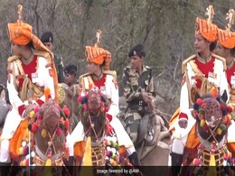पहली बार  BSF की महिला टुकड़ी ऊंट दस्ते के साथ गणतंत्र दिवस परेड में लेगी हिस्सा, देखें वीडियो पहली बार  BSF की महिला टुकड़ी ऊंट दस्ते के साथ गणतंत्र दिवस परेड में लेगी हिस्सा, देखें वीडियो