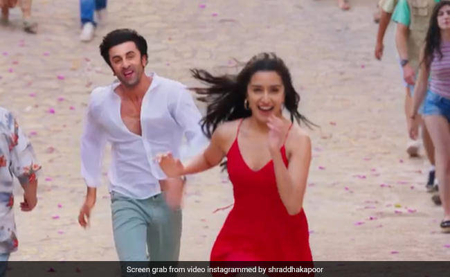 <i>Tu Jhoothi Main Makkaar</i> Song <i>Tere Pyaar Mein</i> Teaser: Shraddha-Ranbir Paint The Town Red