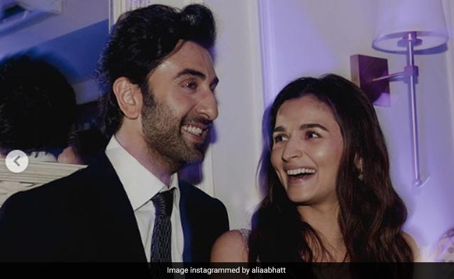 Ranbir Kapoor's Forever Muse Alia Bhatt Reviews His Photography Skills