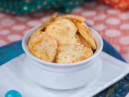 How To Make Street-Style Spicy Aloo Chips - A Perfect Snack For Tea-Time