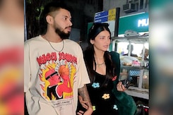 श्रुति हासन अपने बॉयफ्रेंड शांतनु हजारिका के साथ हुईं स्पॉट श्रुति हासन अपने बॉयफ्रेंड शांतनु हजारिका के साथ हुईं स्पॉट