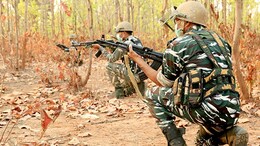 Dantewada: सुरक्षाबलों ने पांच लाख रुपए के इनामी नक्सली को किया ढेर, सर्च अभियान जारी