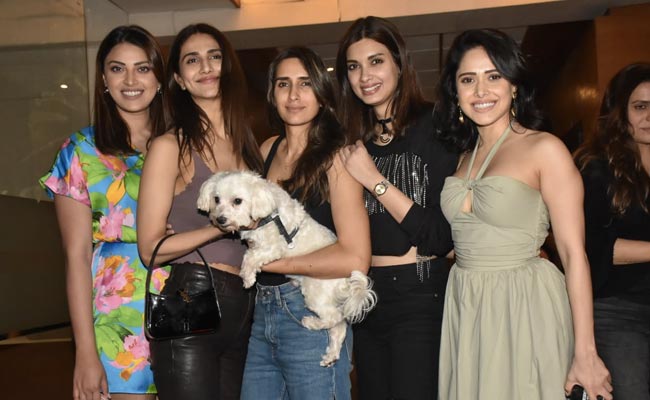 Inside Pragya Kapoor's House Party With Nushrratt Bharuccha, Vaani Kapoor And Others