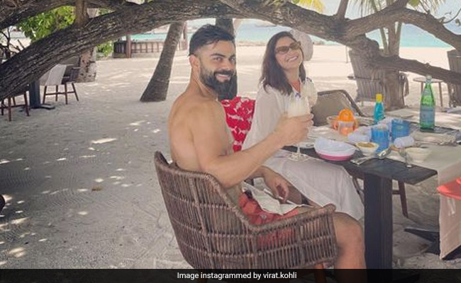 Inside Anushka Sharma And Virat Kohli's Beach Date
