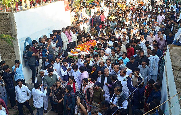 Ex-Union Minister Sharad Yadav Cremated In Madhya Pradesh With State Honours