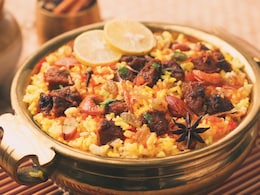 Biryani Recipe: वीकेंड को बनाना है खास तो इस बार बनाएं मोती बिरयानी, यहां देखें ये स्पेशल रेसिपी Biryani Recipe: वीकेंड को बनाना है खास तो इस बार बनाएं मोती बिरयानी, यहां देखें ये स्पेशल रेसिपी