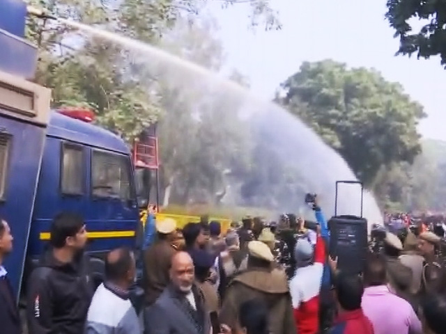 Video: Water Cannons Used As BJP Protests Outside Delhi Chief Minister's Home