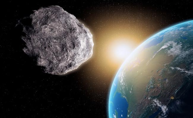 Truck-Sized Asteroid Misses Earth, Sails Past Without Contact