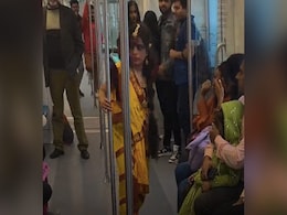 भूलभुलैया वाली 'मंजुलिका' को मेट्रो में देख डर गए लोग, करने लगी अजीबोगरीब हरकतें, अब सामने आया ये सच भूलभुलैया वाली 'मंजुलिका' को मेट्रो में देख डर गए लोग, करने लगी अजीबोगरीब हरकतें, अब सामने आया ये सच