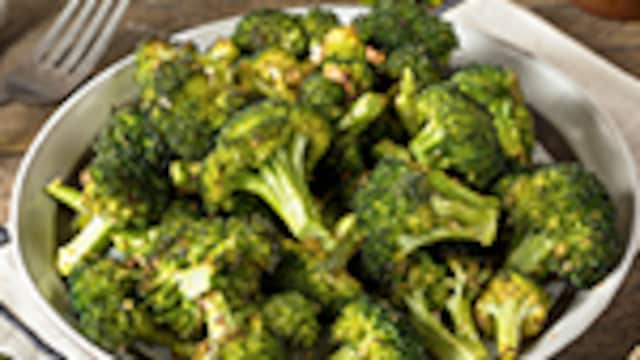 Broccoli is rich in vitamins C and K, as well as fibre and antioxidants
