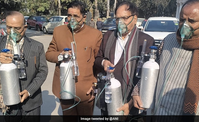 BJP Lawmakers Enter Delhi Assembly With Oxygen Cylinders. Here's Why