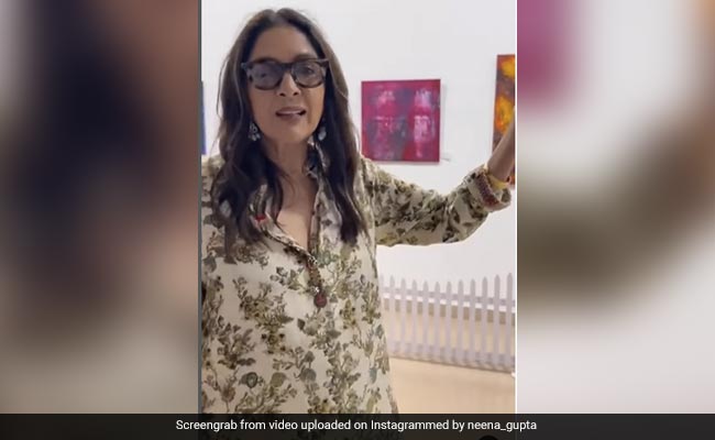 Neena Gupta's ROFL Reply To Those Taking Pics Without Consent: "I'm Public Property"