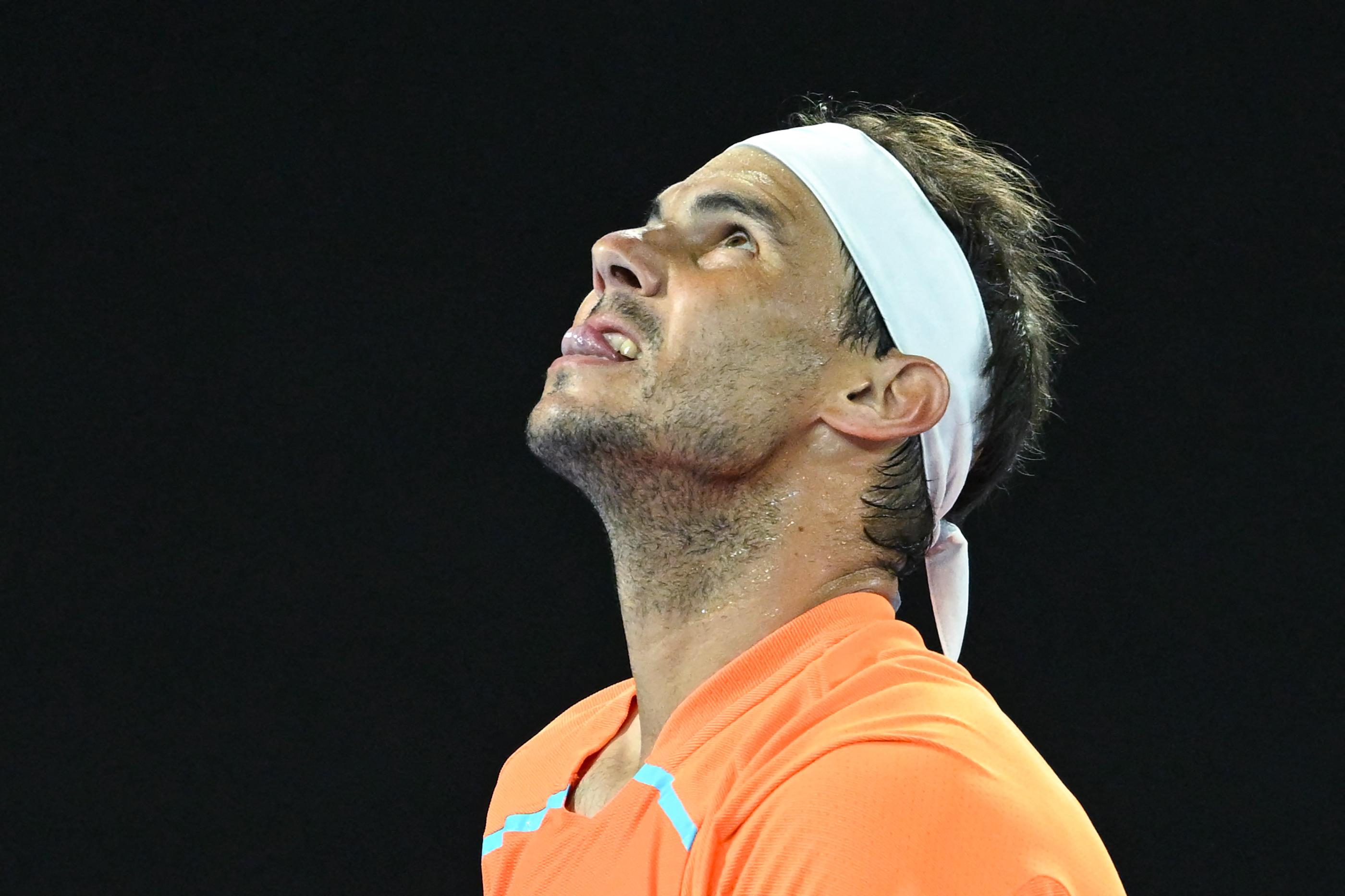 मौजूदा चैम्पियन राफेल नडाल ऑस्ट्रेलियन ओपन से बाहर, दूसरे दौर में सीधे सेटों में हारे मौजूदा चैम्पियन राफेल नडाल ऑस्ट्रेलियन ओपन से बाहर, दूसरे दौर में सीधे सेटों में हारे